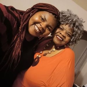 Meet your Posher, Lorietta